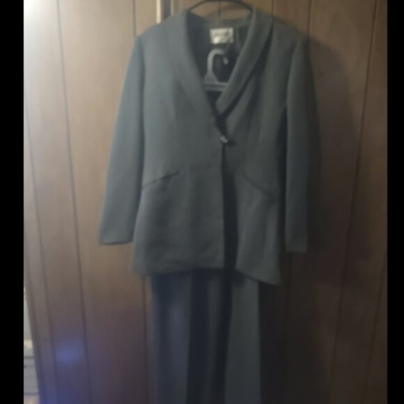 Kasper Petite Women's Suit - Picture 5 of 5